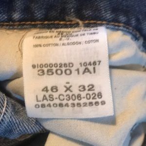 Wrangler jeans like new one snag